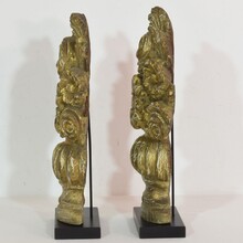 pair handcarved baroque vase ornaments, France circa 1700-1750