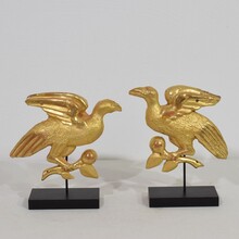 Pair carved giltwood birds in neoclassical style, France circa 1850