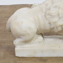 Small carved white marble lion, Italy circa 1650-1750