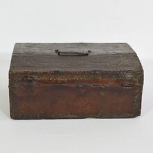 Small coffer or box in leather, France circa 1600-1700