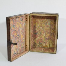 Small coffer or box in leather, France circa 1600-1700