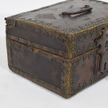 Small coffer or box in leather, France circa 1600-1700