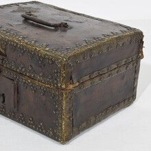 Small coffer or box in leather, France circa 1600-1700