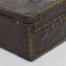 Small coffer or box in leather, France circa 1600-1700