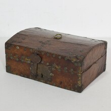 Small coffer or box in leather, France circa 1600-1700