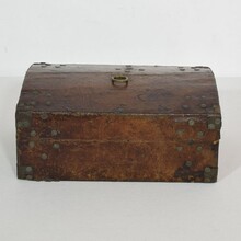 Small coffer or box in leather, France circa 1600-1700