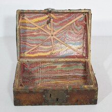 Small coffer or box in leather, France circa 1600-1700