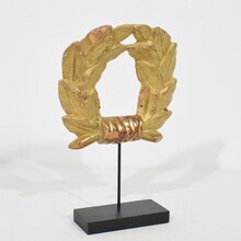 Small neoclassical giltwood laurel ornament, Italy circa 1780