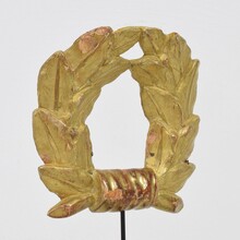 Small neoclassical giltwood laurel ornament, Italy circa 1780